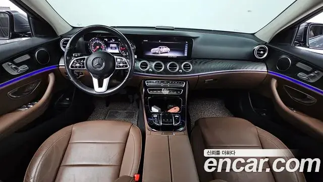 Mercedes-Benz E-Class 2019 — Фото 7/20