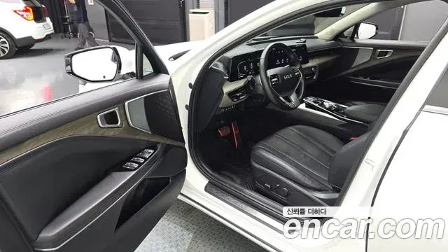 Kia K8 2022 — Şəkil 10/20