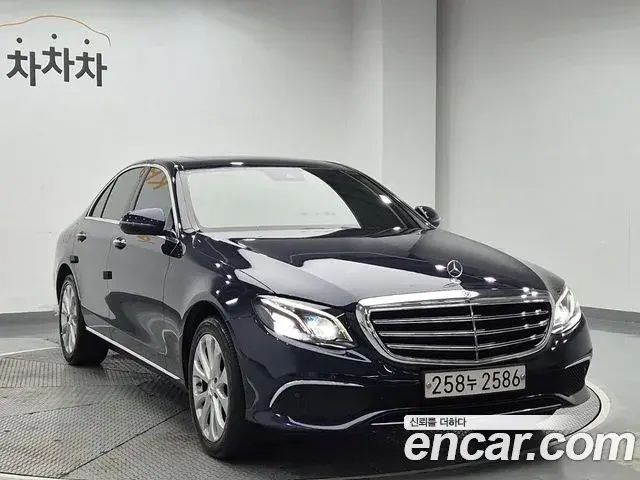Mercedes-Benz E-Class 2019 — Фото 3/18