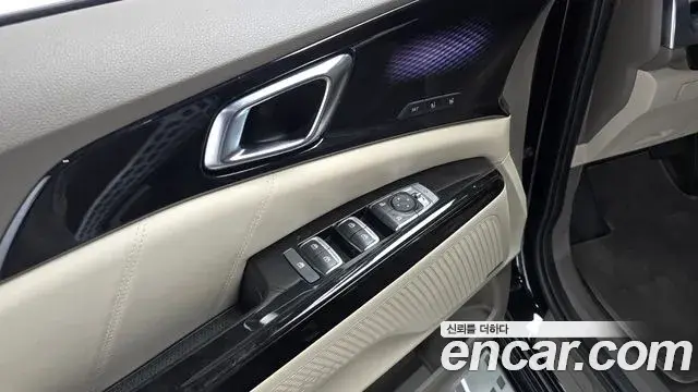 Kia Carnival 2022 — Photo 15/20