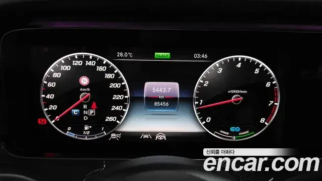 Mercedes-Benz E-Class 2020 — Фото 8/20