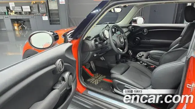 Mini Cooper 2021 — Photo 10/20