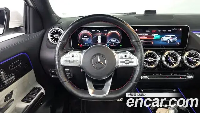 Mercedes-Benz GLA-Class 2020 — Фото 13/20