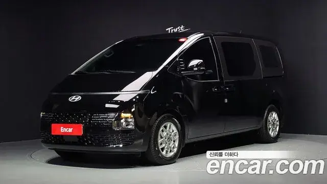 Hyundai Staria 2025 — Photo 27/30