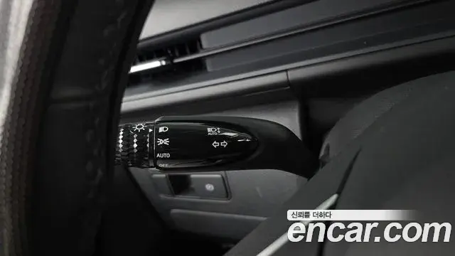 Hyundai Staria 2025 — Photo 19/30