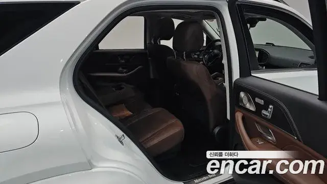 Mercedes-Benz GLE-Class 2023 — Фото 12/20