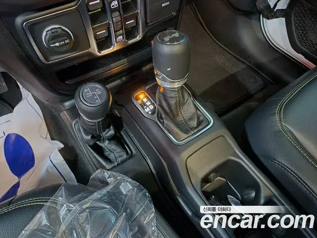 Jeep Wrangler 2025 — Фото 11/18