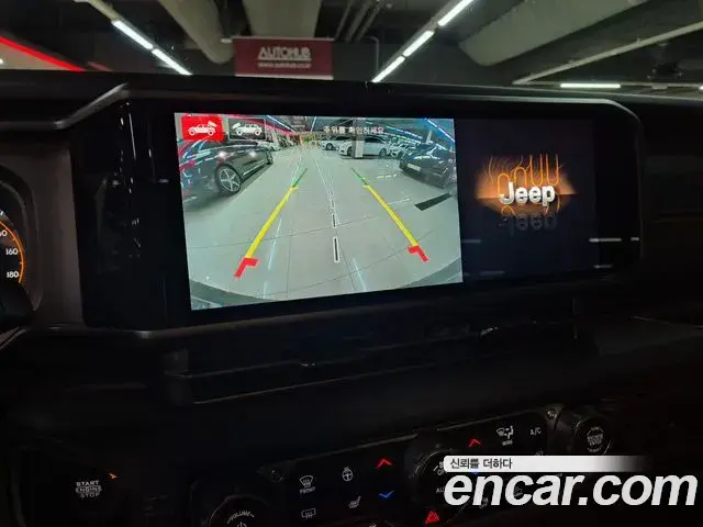 Jeep Wrangler 2025 — Фото 13/18