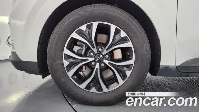 Kia Carnival 2023 — Şəkil 4/20
