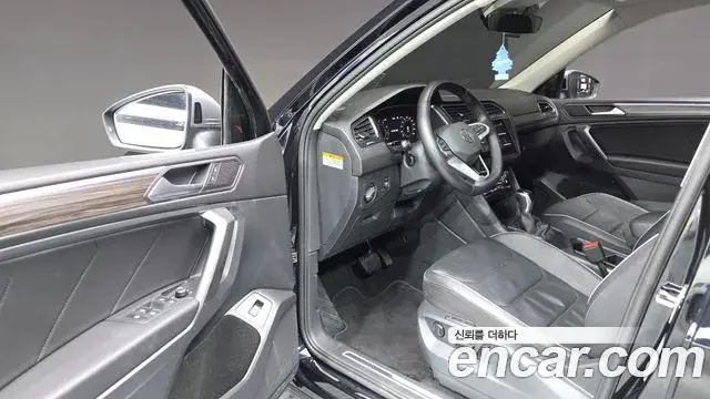 Volkswagen Tiguan Allspace 2022 — Şəkil 10/20