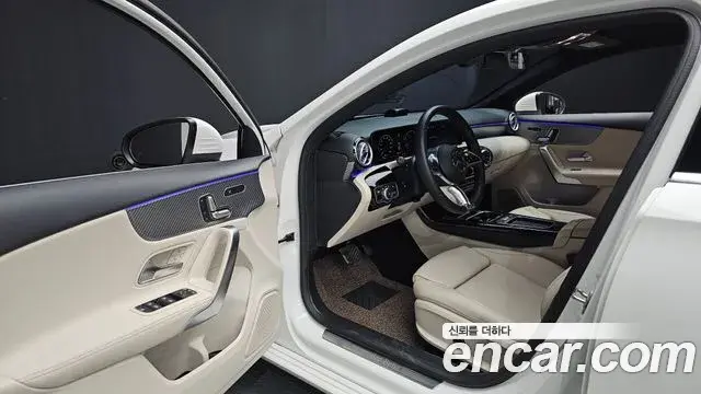 Mercedes-Benz A-Class 2024 — Фото 9/20