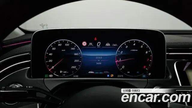 Mercedes-Benz E-Class 2025 — Photo 8/20