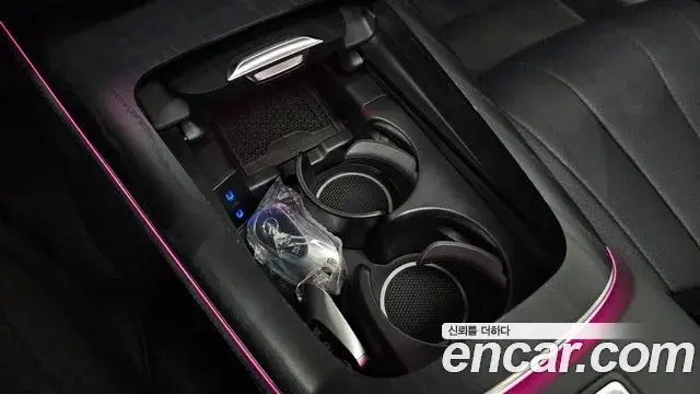 Mercedes-Benz E-Class 2025 — Photo 18/20