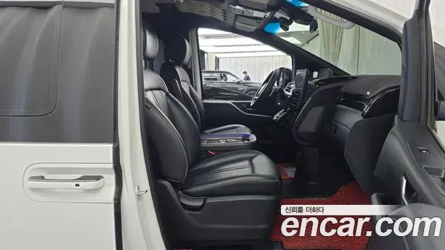 Hyundai Staria 2022 — Фото 11/20