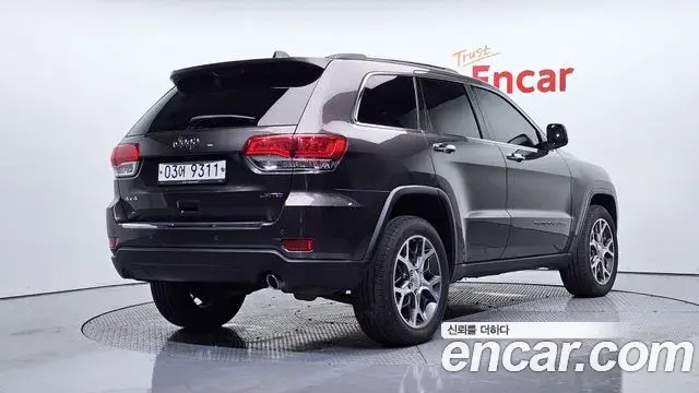 Jeep Grand Cherokee 2019 — Şəkil 2/20