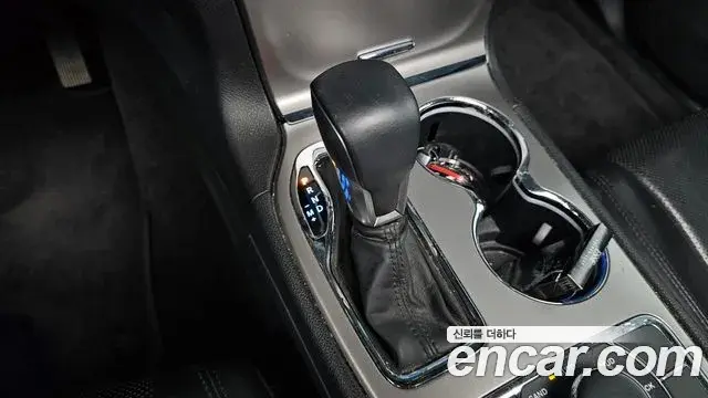 Jeep Grand Cherokee 2019 — Şəkil 9/20