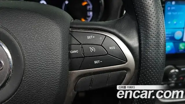 Jeep Grand Cherokee 2019 — Şəkil 14/20