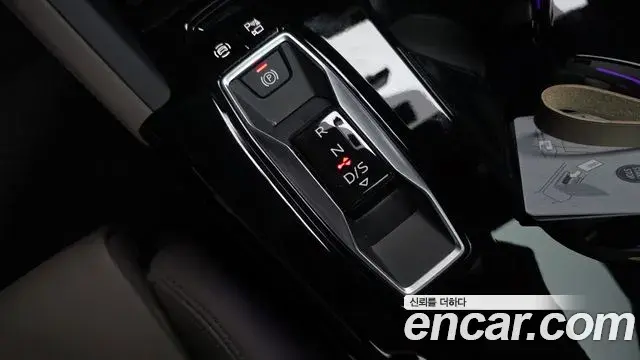 Audi Q5 2025 — Фото 9/20