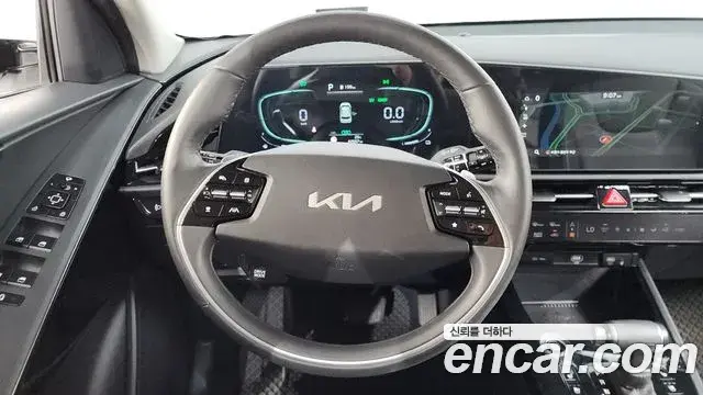 Kia Niro 2022 — Фото 13/20