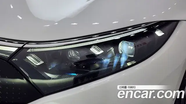 Mercedes-Benz EQS 2023 — Photo 14/34