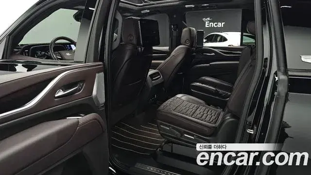 Cadillac Escalade 2023 — Şəkil 24/39