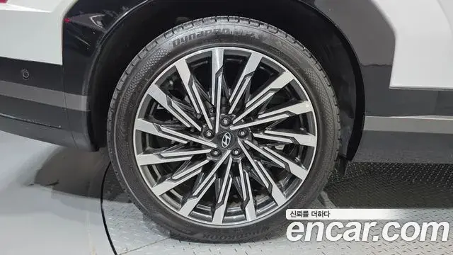 Hyundai Santa Fe 2025 — Photo 5/20
