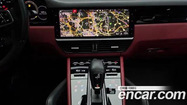 Porsche Cayenne 2021 — Şəkil 12/20