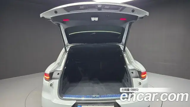 Porsche Cayenne 2021 — Şəkil 18/20