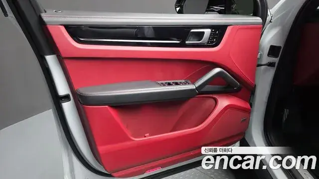 Porsche Cayenne 2021 — Şəkil 19/20