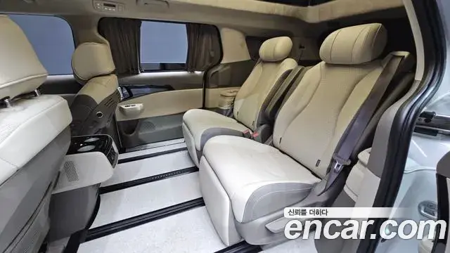 Kia Carnival 2025 — Şəkil 9/37