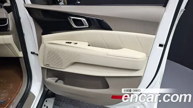 Kia Carnival 2025 — Şəkil 27/37