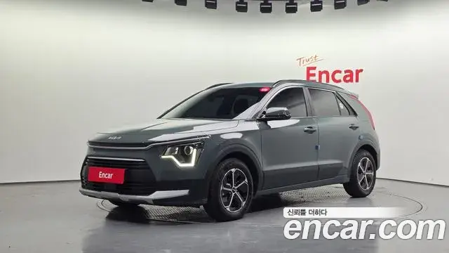 Kia Niro 2024 — Фото 1/20
