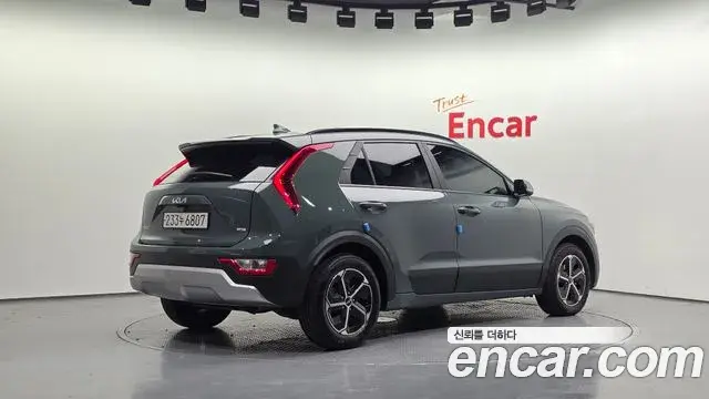 Kia Niro 2024 — Фото 2/20