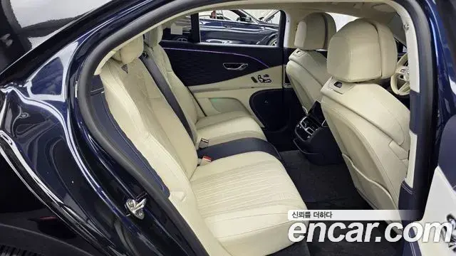 Bentley Flying Spur 2021 — ფოტო 30/34