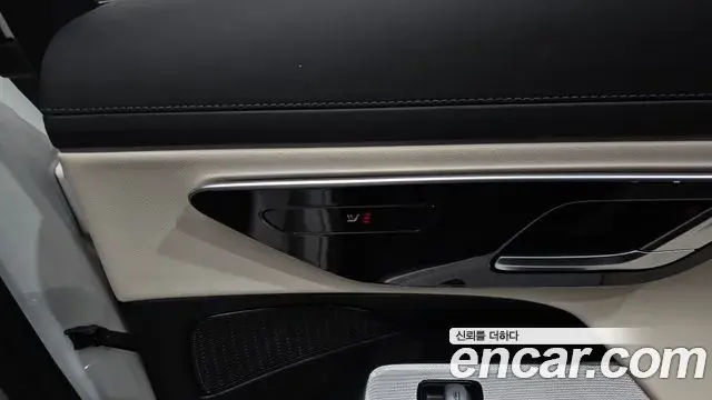 Mercedes-Benz E-Class 2024 — Photo 18/20
