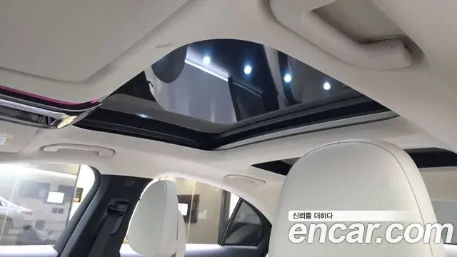 Mercedes-Benz E-Class 2024 — Photo 19/20