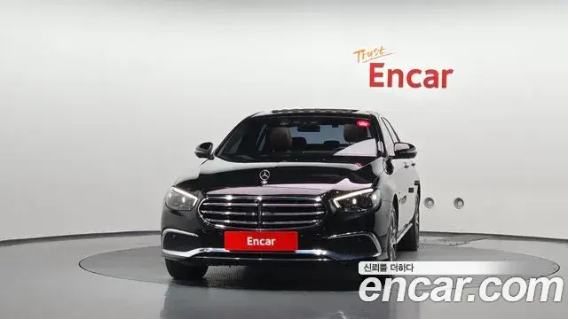 Mercedes-Benz E-Class 2020 — Photo 3/20