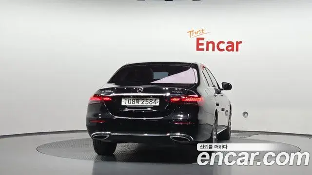 Mercedes-Benz E-Class 2020 — Photo 4/20