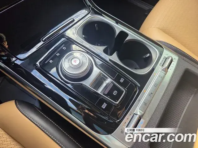 Kia Carnival 2021 — Photo 7/20