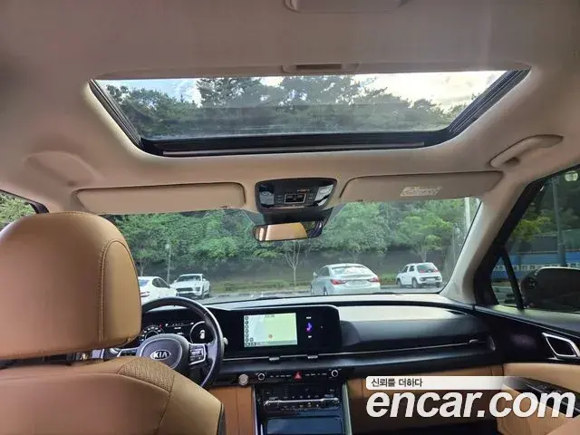Kia Carnival 2021 — Photo 14/20