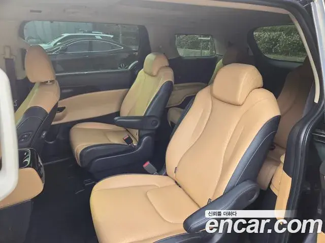 Kia Carnival 2021 — Photo 17/20
