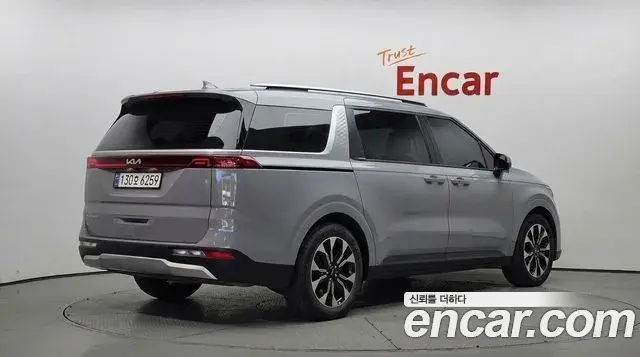 Kia Carnival 2023 — Şəkil 2/20