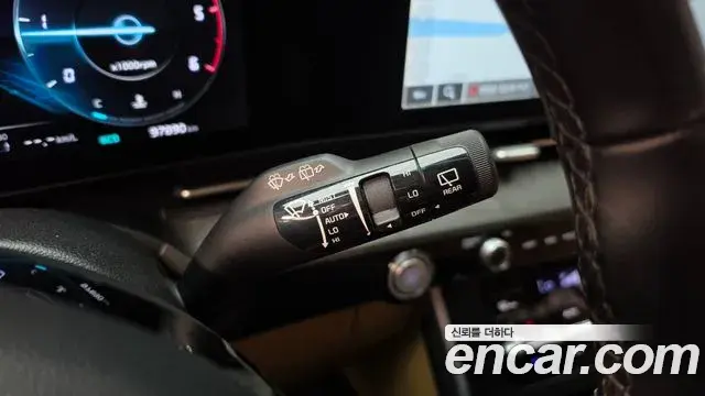 Kia Carnival 2023 — Şəkil 18/20