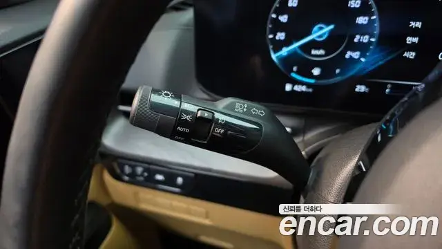 Kia Carnival 2023 — Şəkil 19/20
