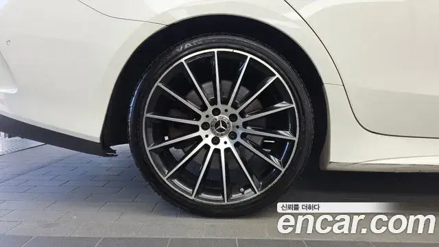 Mercedes-Benz CLS-Class 2019 — Photo 5/19