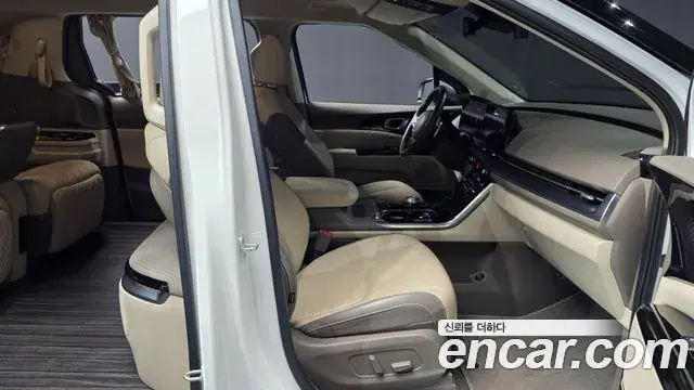 Kia Carnival 2022 — Photo 11/20