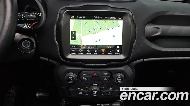 Jeep Renegade 2023 — Фото 14/20