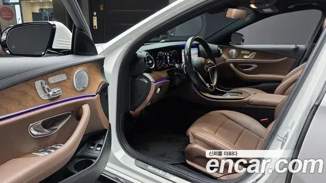 Mercedes-Benz E-Class 2021 — Фото 10/20