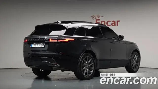 Land Rover Range Rover Velar 2025 — Photo 2/20