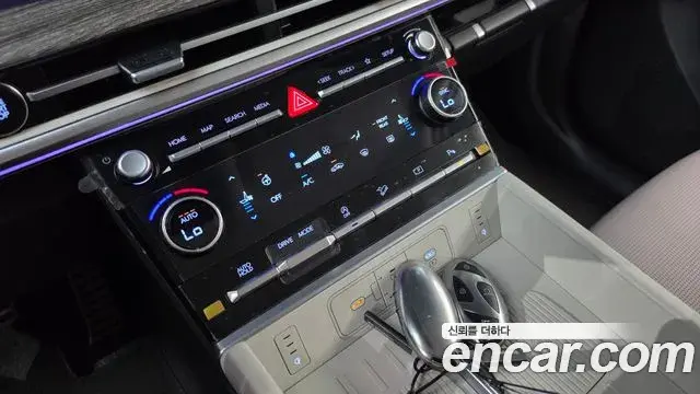 Hyundai Santa Fe 2024 — Photo 19/20